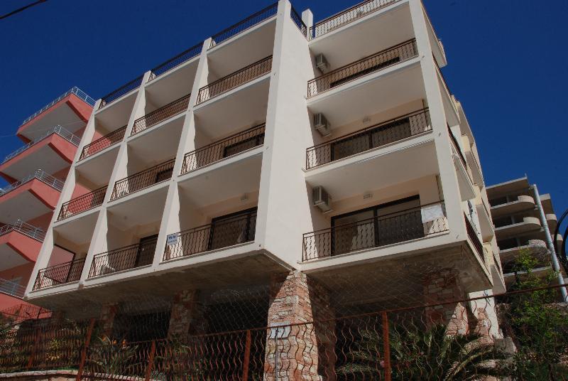 Nikos Hotel And Apartments Sarande Ngoại thất bức ảnh