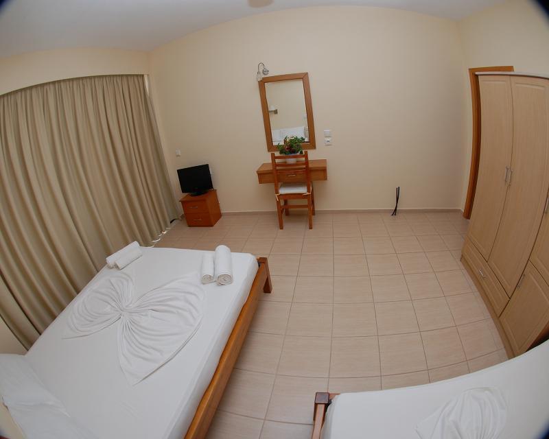 Nikos Hotel And Apartments Sarande Ngoại thất bức ảnh