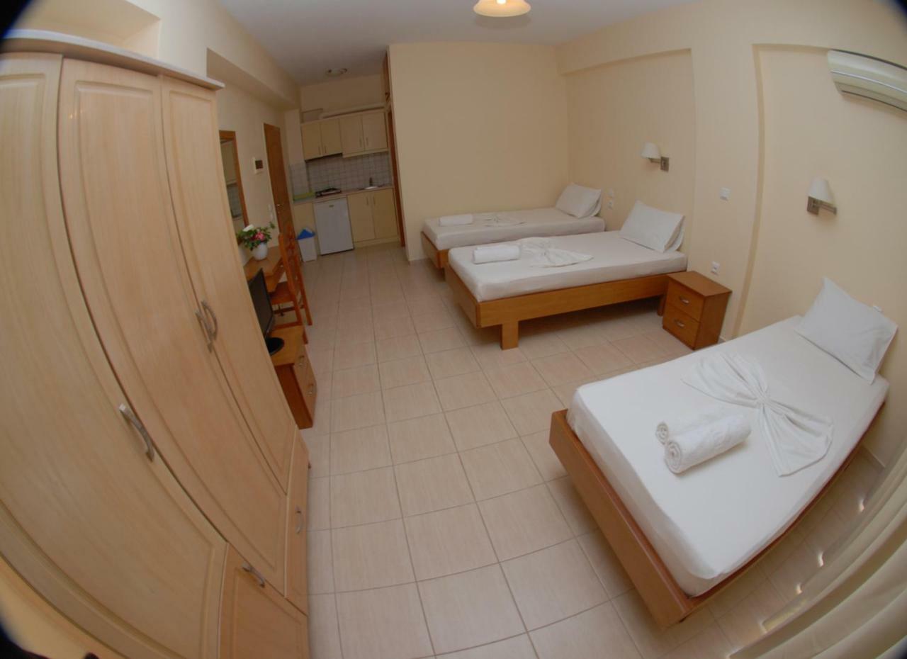 Nikos Hotel And Apartments Sarande Ngoại thất bức ảnh
