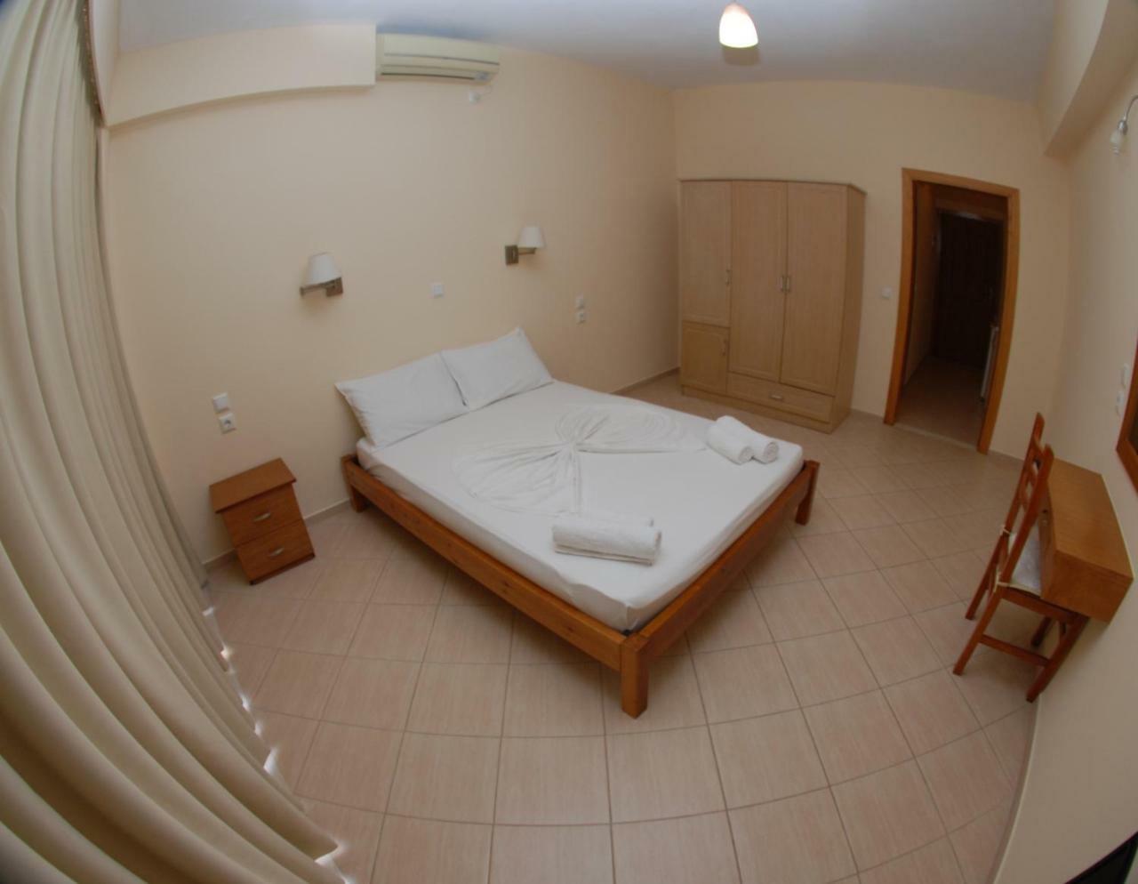 Nikos Hotel And Apartments Sarande Ngoại thất bức ảnh