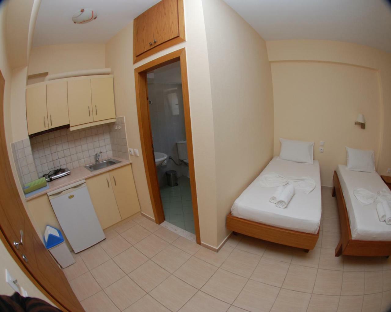 Nikos Hotel And Apartments Sarande Ngoại thất bức ảnh