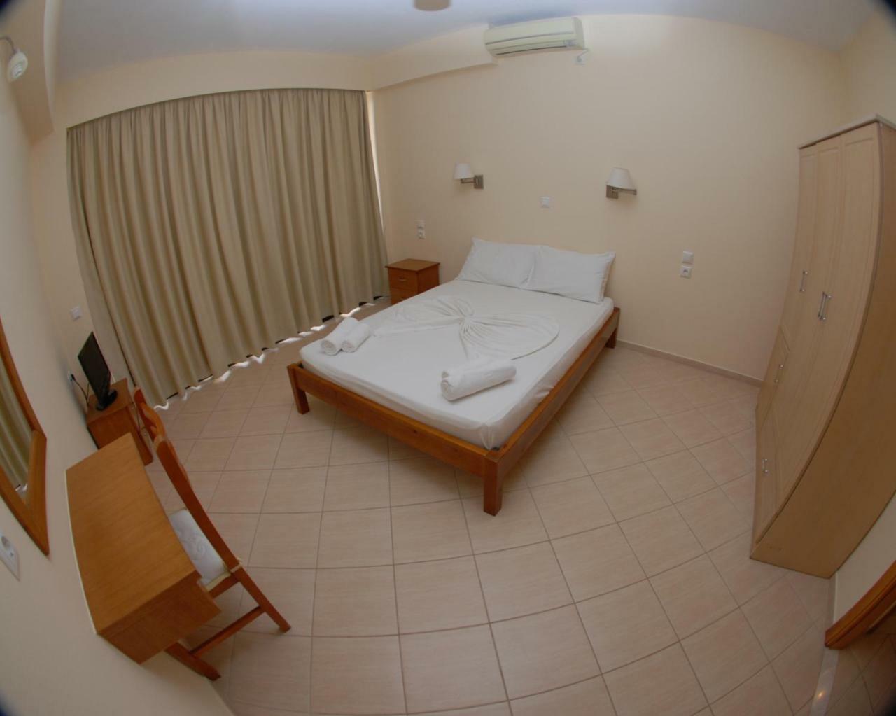 Nikos Hotel And Apartments Sarande Ngoại thất bức ảnh